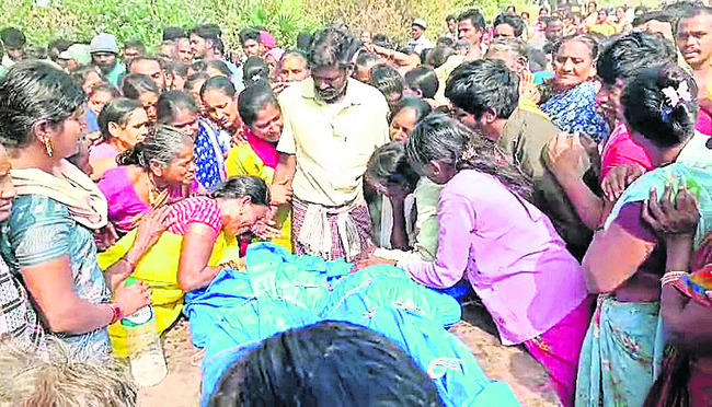 కాళ్లపారాణి ఆరకముందే... 1