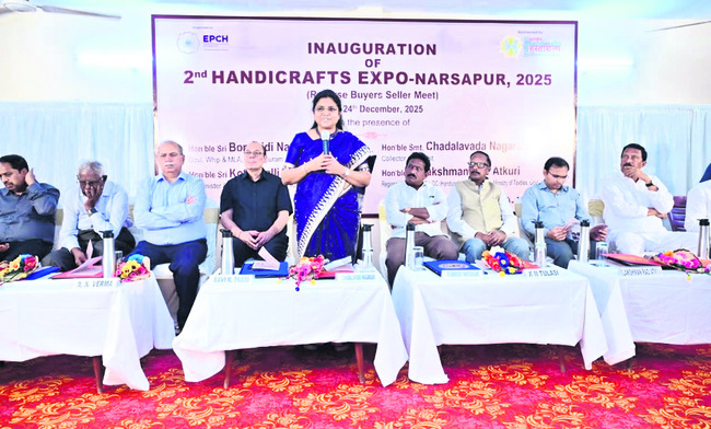 రోడ్డున పడ్డ పేదలు 2