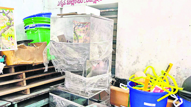 ఆర్వో ప్లాంట్లకు మోక్షం ఎప్పుడో? 1