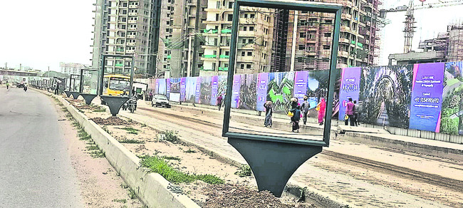 హోర్డింగ్‌ల దందా!1