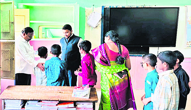 విద్యార్థులు పఠనాశక్తి పెంపొందించుకోవాలి 1