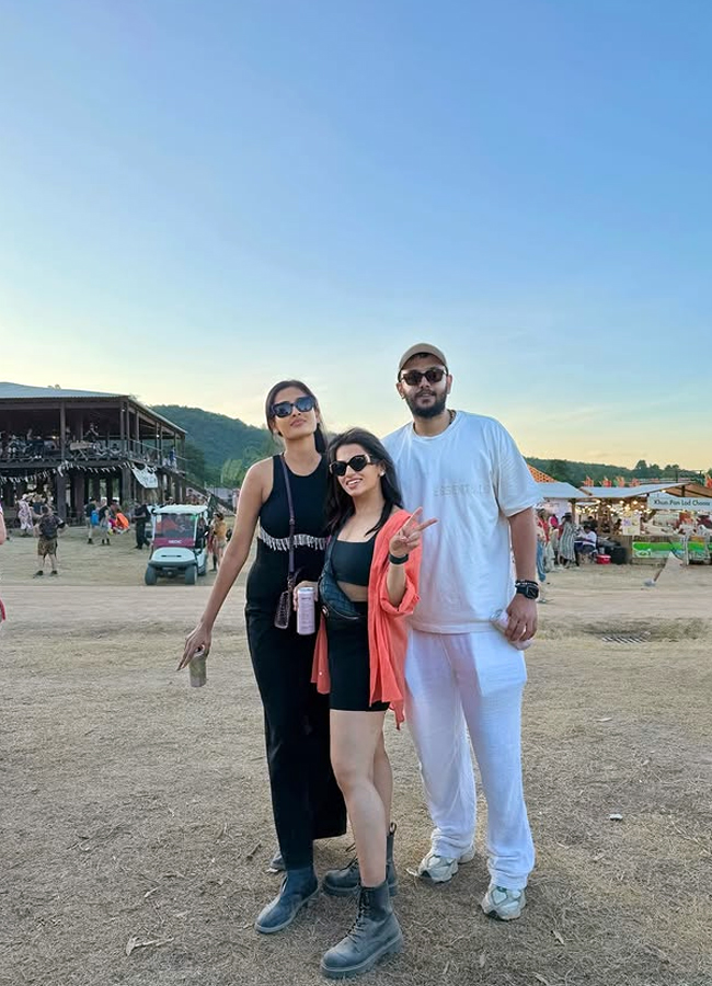 Telugu serial actress Navya Swamy on a trip to Bangkok photos15