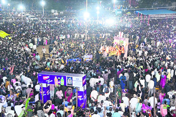 జాతర్ల సందడి 1