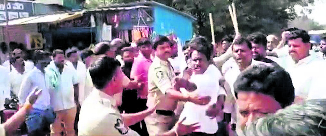 ఉపాధ్యాయులపై యాప్‌ల భారం తగ్గించాలి 1