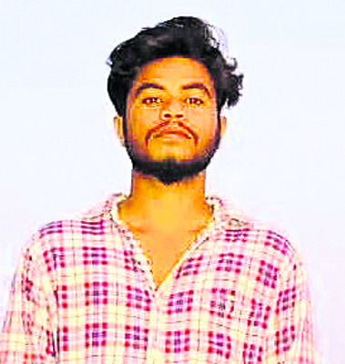 ప్రేమించిన అమ్మాయి  మోసం చేసిందని..
1