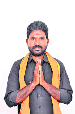 పల్లెపాలనలో పట్టభద్రులు8