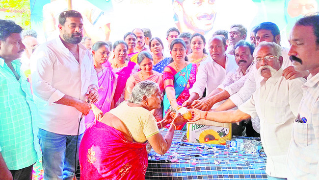 జనాభిమానం ఉప్పొంగే1