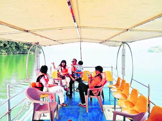 శ్రీకనక దుర్గమ్మతల్లికి విశేష పూజలు2