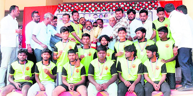 ముగిసిన రాష్ట్రస్థాయి షూటింగ్‌ బాల్‌ పోటీలు1