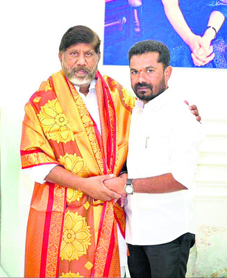 సీఎంను కలిసిన డీసీసీ అధ్యక్షుడు1