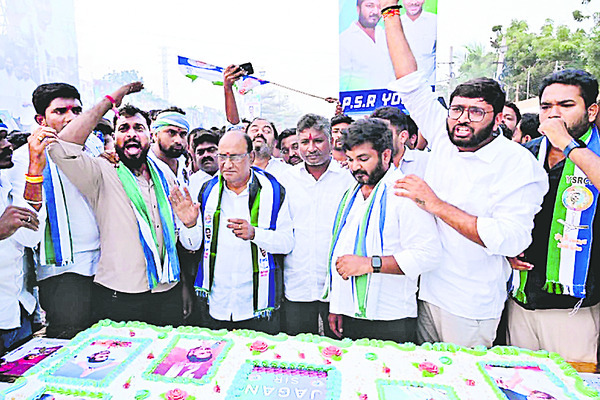 మంగళగిరిలో యువత భారీ ర్యాలీ 1