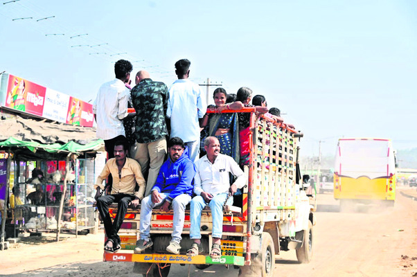 మేడారం.. జనసంద్రం2