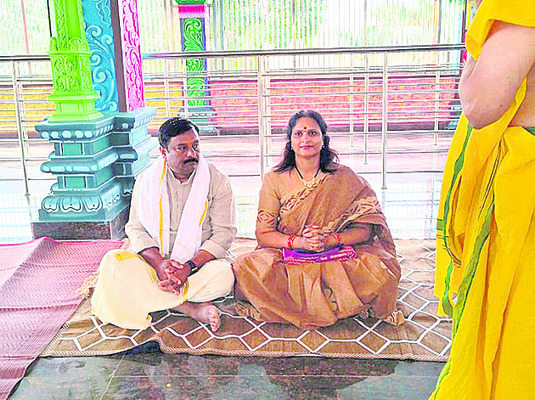 అడెల్లిలో భక్తుల సందడి1