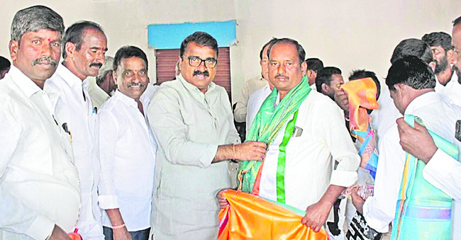 దుర్గమ్మా.. దీవించమ్మా 
1