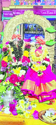 కాలి బూడిదైన పదెకరాల పంట 1