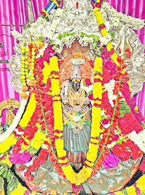 కిక్కిరిసిన బోయకొండ 1