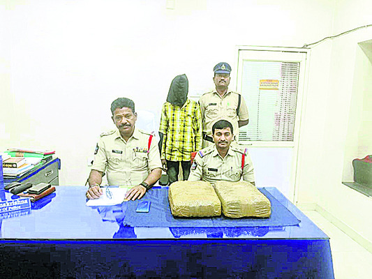 కూర్మనాథున్ని దర్శించుకున్న వరప్రసాద్‌రెడ్డి   2