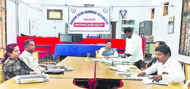 లోక్‌ అదాలత్‌లో 95 కేసులకు పరిష్కారం 1