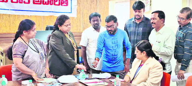 రాజీమార్గం.. రాజమార్గం 
1