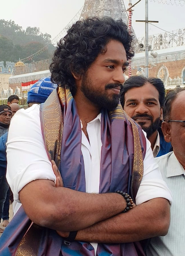 Roshan and comedian Raghu in the service of Lord Venkateswara at Tirumala (Photos)3