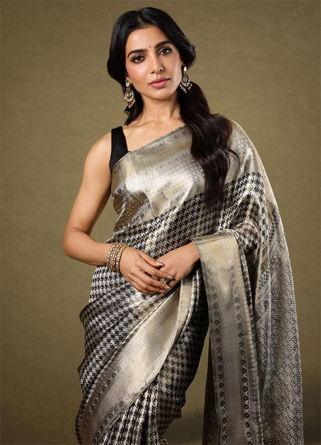 Samantha Ruth Prabhu MOBBED at Hyderabad Event Photos11