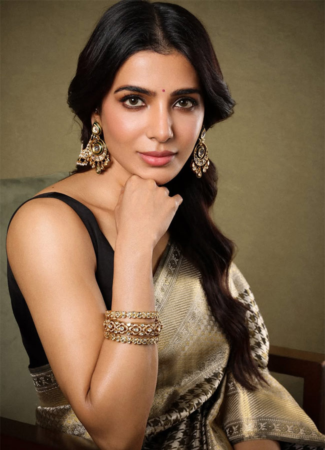 Samantha Ruth Prabhu MOBBED at Hyderabad Event Photos14