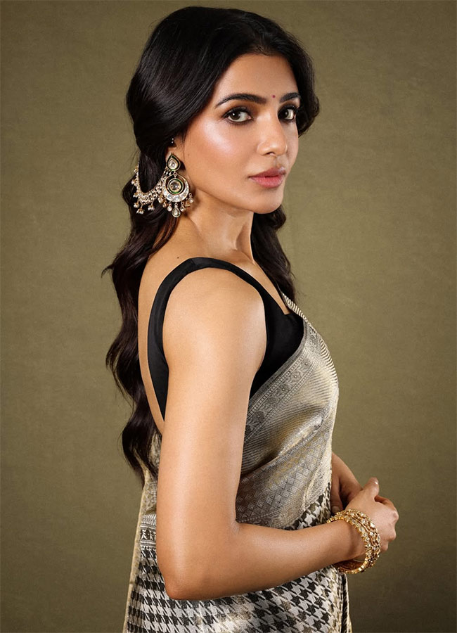 Samantha Ruth Prabhu MOBBED at Hyderabad Event Photos5