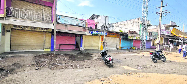 రోడ్డెక్కిన రైతులు1