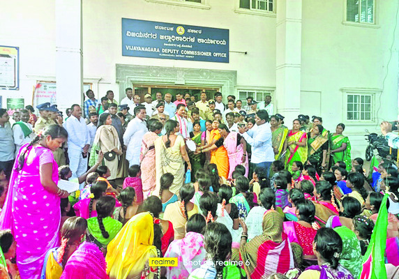 విశాఖపట్నం రైలును  రాయచూరు వరకు నడపాలి 3