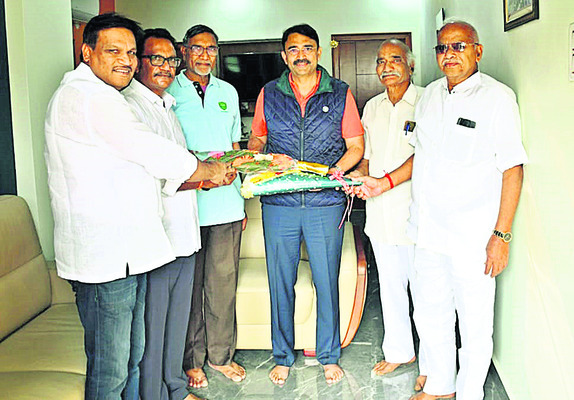 విశాఖపట్నం రైలును  రాయచూరు వరకు నడపాలి 1