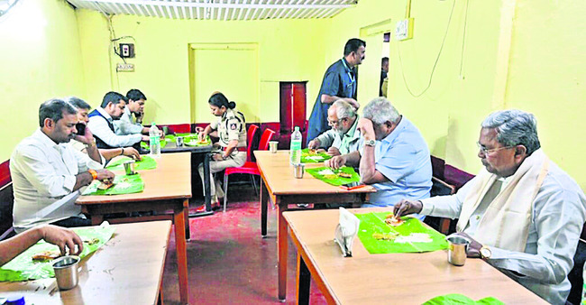 జనవరి 15లోగా డీకే సీఎం: జ్యోతిష్యుడు 1