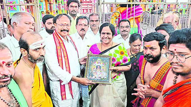 సుబ్బారాయుడి సేవలో.. 2