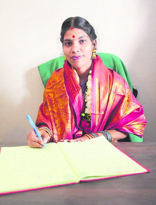 ఆలూరులో హామీల అమలు 1