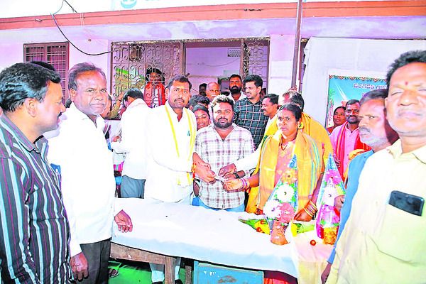 తొలి హామీ అమలు..
1