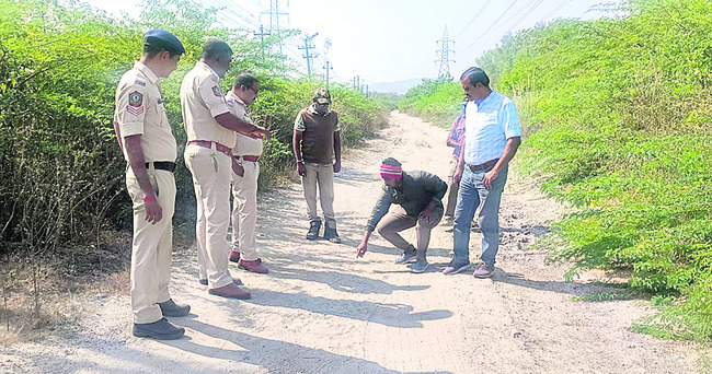కష్టపడి చదివితేనే   మంచి భవిష్యత్‌ 
1