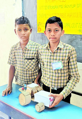 రైతన్నకు అండగా పంట కోసే యంత్రం 4