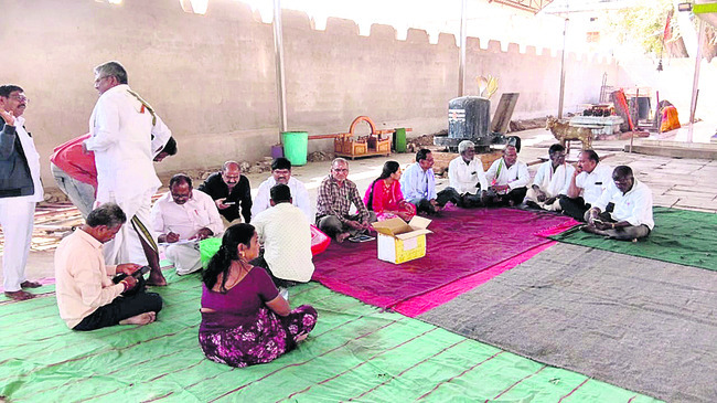 బాధితుల సమస్యలు పరిష్కరిస్తున్నాం1