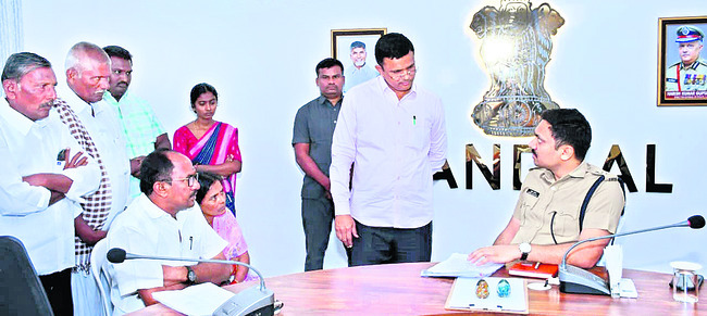 ఏసీబీ వలలో సీనియర్‌ అసిస్టెంట్‌1