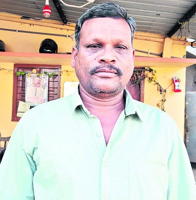 సమస్యలు ఎవరికి చెప్పాలి.. 
1