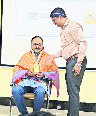 ట్రిపుల్‌ఐటీ విద్యార్థులకు అవగాహన సదస్సు 
2