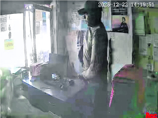 తాళం వేసిన ఇంట్లో చోరీ 3