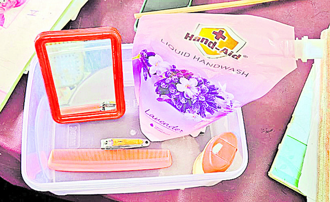 ‘ముస్తాబు’ చేయలేక అవస్థలు 2