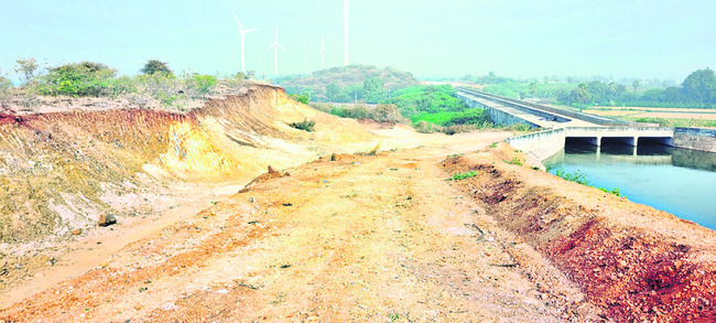 తవ్వుకున్నోళ్లకు తవ్వుకున్నంత 2