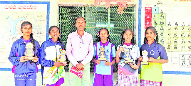 రాష్ట్రస్థాయి షూటింగ్‌బాల్‌ పోటీలకు పల్లగుట్ట విద్యార్థ2