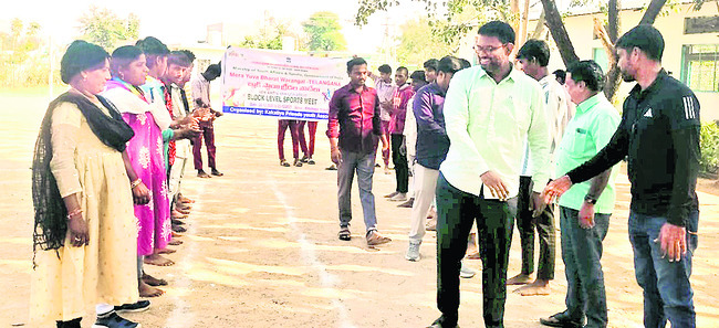 రాష్ట్రస్థాయి షూటింగ్‌బాల్‌ పోటీలకు పల్లగుట్ట విద్యార్థ3