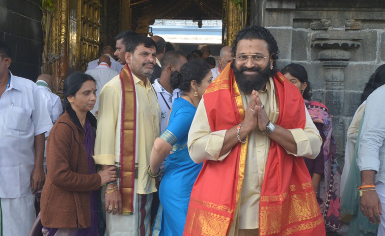Rishab Shetty visited the Tirumala Sri Vari Temple Photos8