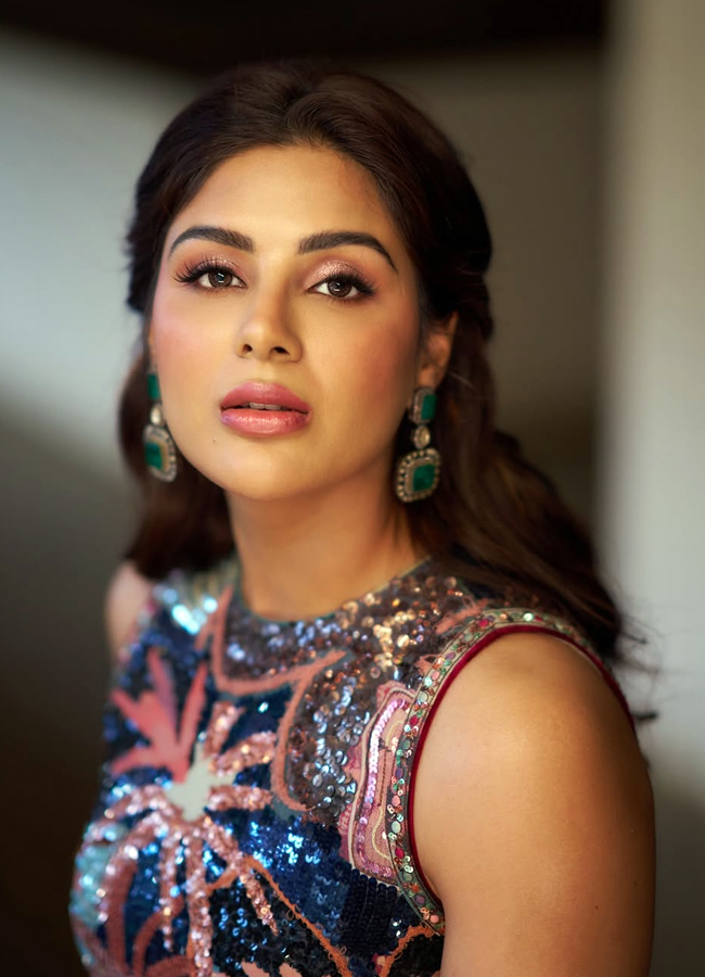 Samyuktha looks stunning in a floral dress (photos)2