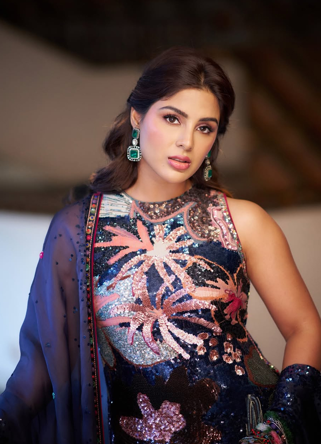 Samyuktha looks stunning in a floral dress (photos)3