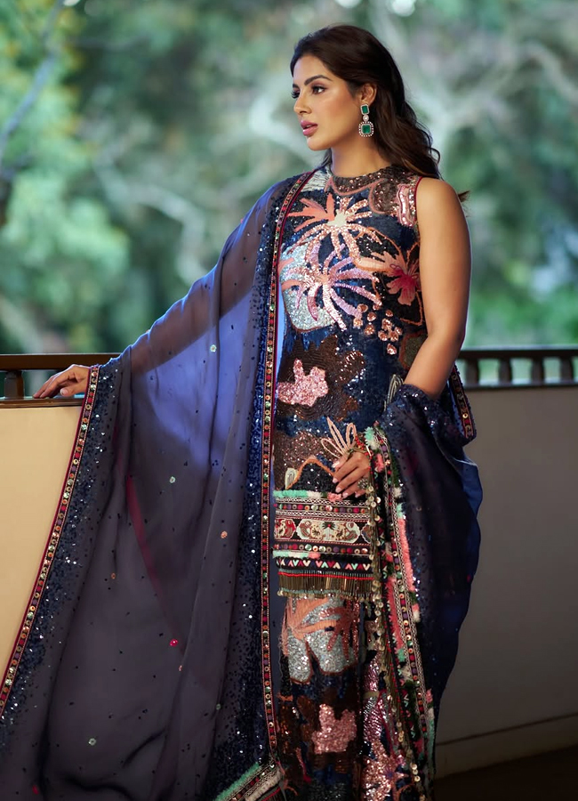 Samyuktha looks stunning in a floral dress (photos)6