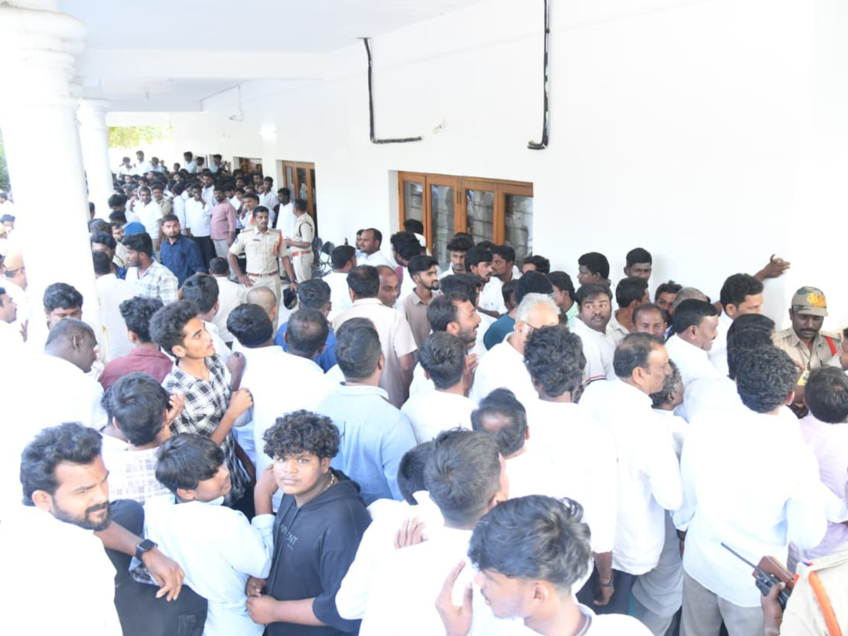 YS Jagan Receives Grand Welcome At Pulivendula Photos19